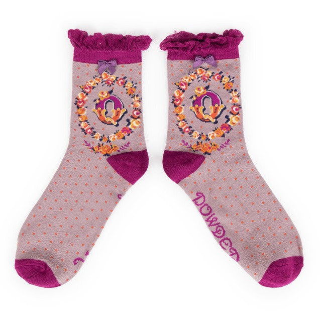 Powder Alphabet Ankle Socks - Q