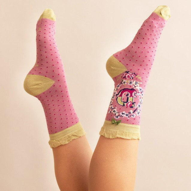 Powder Alphabet Ankle Socks - D