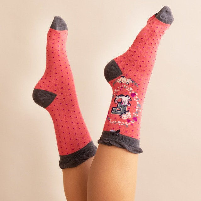 Powder Alphabet Ankle Socks - E