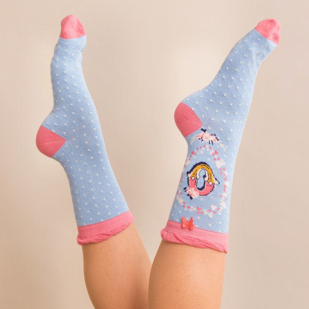 Powder Alphabet Ankle Socks - O