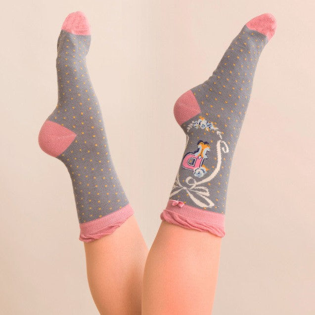 Powder Alphabet Ankle Socks - P