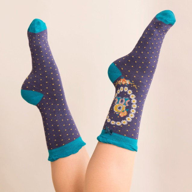 Powder Alphabet Ankle Socks - R