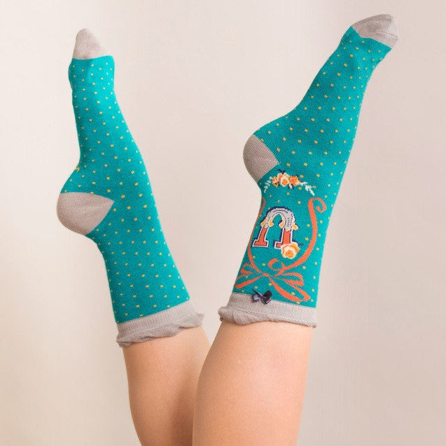 Powder Alphabet Ankle Socks - U